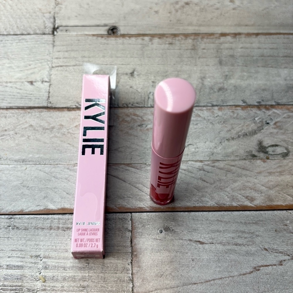 Kylie Jenner Lip Shine Don't @ Me (416) - Picture 2 of 10